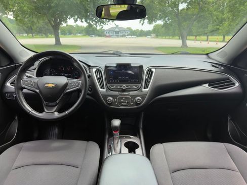 Used 2021 Chevrolet Malibu RS FWD image 9