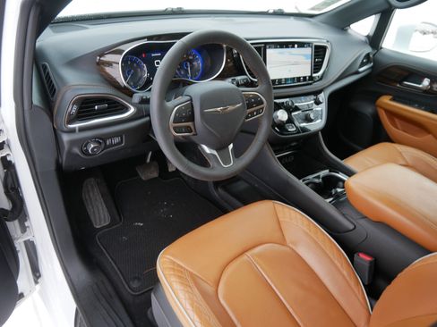 Used 2022 Chrysler Pacifica Pinnacle image 23