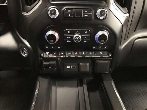 Used 2020 GMC Sierra 2500 AT4 w/ AT4 Premium Package image 16