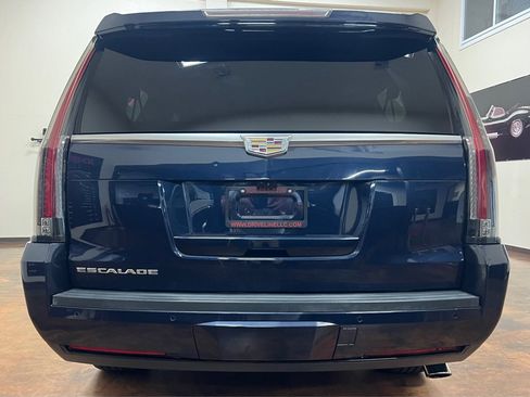 Used 2018 Cadillac Escalade ESV Premium Luxury AWD/4WD image 43