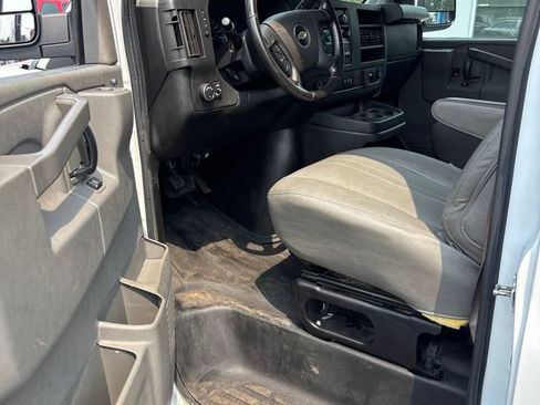 Used 2022 Chevrolet Express 3500 LS RWD image 13