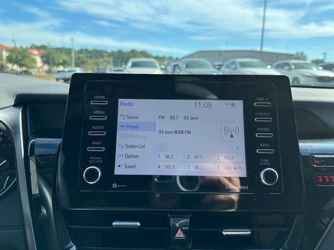 Used 2023 Toyota Camry SE image 13