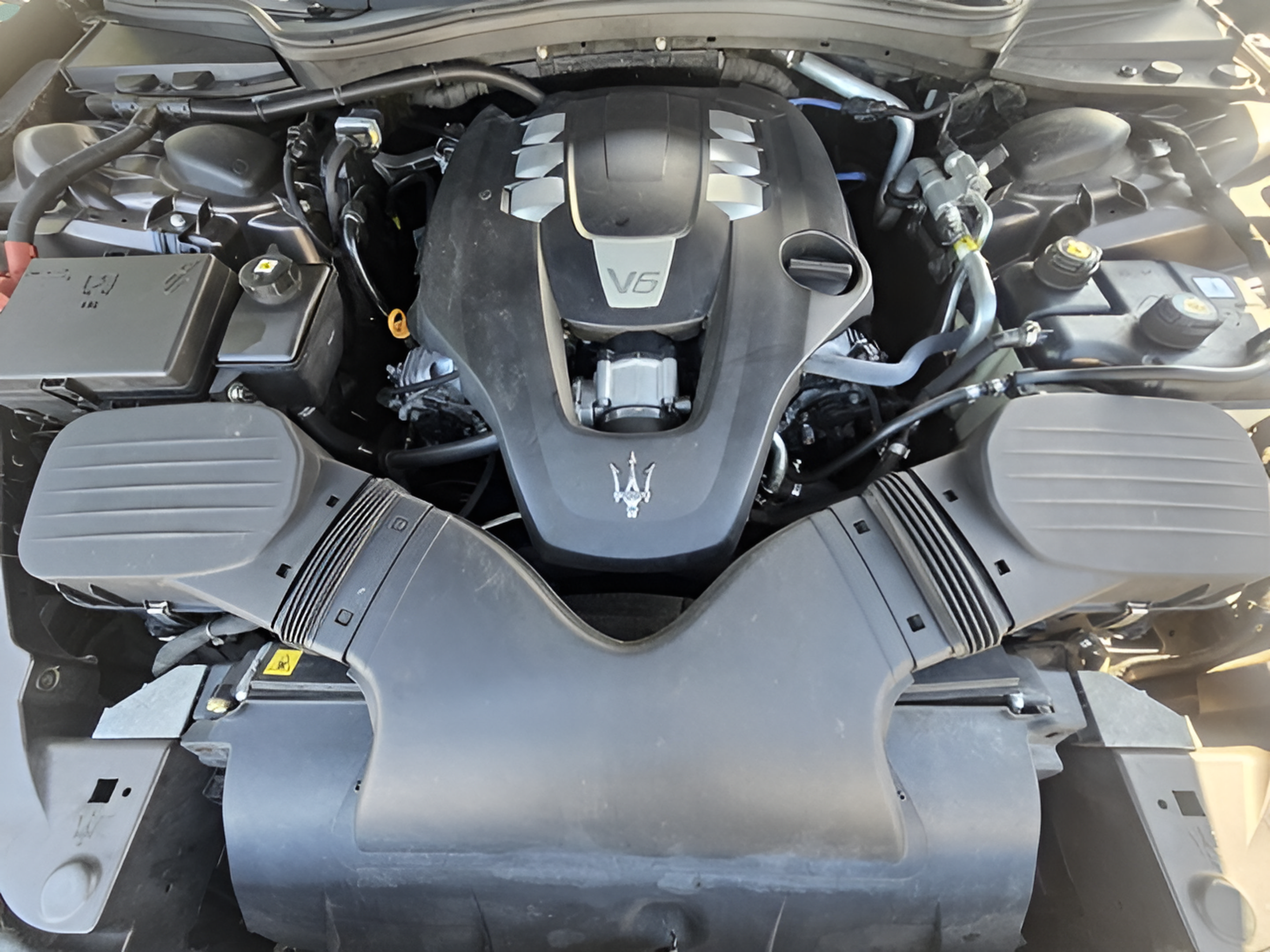 Used 2014 Maserati Ghibli RWD image 26