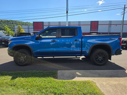 Used 2022 Chevrolet Silverado 1500 ZR2 w/ Technology Package AWD/4WD image 7