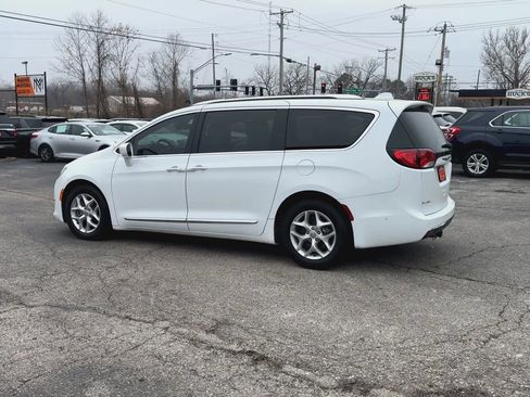 Used 2018 Chrysler Pacifica Touring-L Plus w/ Advanced Safetytec Group image 6