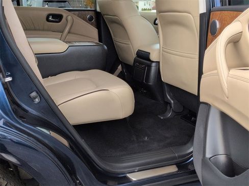 Used 2024 Nissan Armada SL w/ Captain's Chairs Package image 21