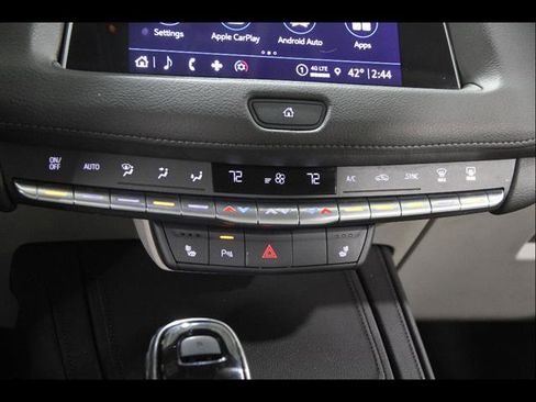 Certified 2023 Cadillac XT4 Luxury w/ Cold Weather Package image 15