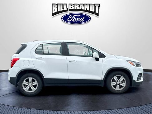 Used 2020 Chevrolet Trax LS FWD image 2