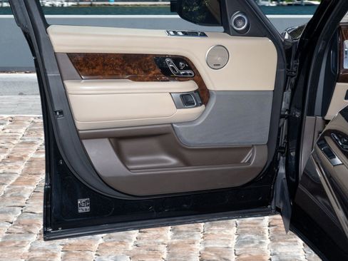 Used 2021 Land Rover Range Rover Westminster Edition image 11