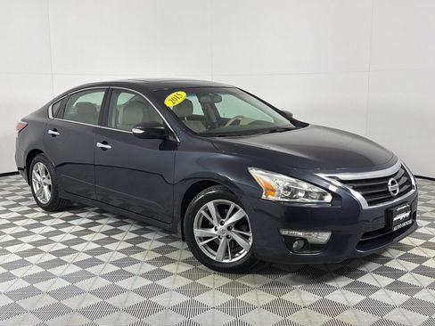 Used 2015 Nissan Altima 2.5 SL w/ Technology Package image 2