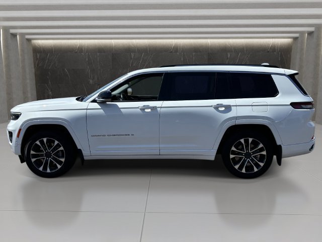 Used 2021 Jeep Grand Cherokee L Overland w/ Advanced Protech Group III AWD/4WD image 2
