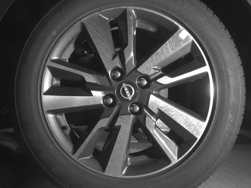 Used 2025 Nissan Versa SV image 14