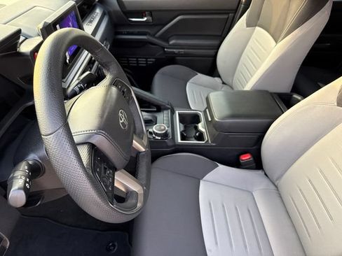 Used 2025 Toyota Tacoma TRD Sport AWD/4WD image 16