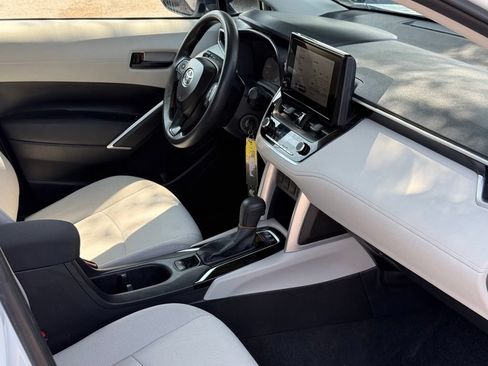 Used 2024 Toyota Corolla Cross L FWD image 29