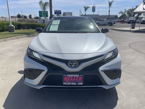 Used 2021 Toyota Camry XSE FWD image 3