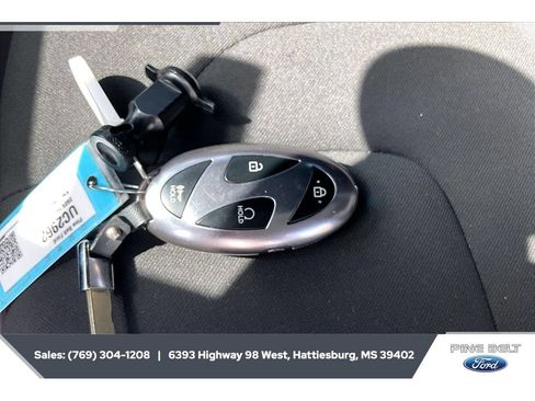 Used 2025 Hyundai Elantra Sport FWD image 9