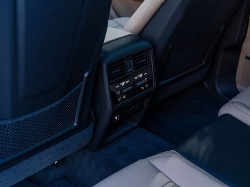 Certified 2025 Porsche Cayenne image 34