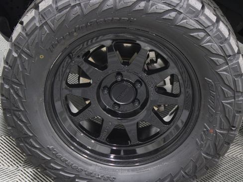 Used 2024 Jeep Wrangler Unlimited image 34