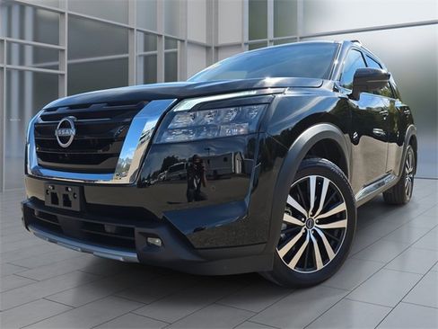 Used 2025 Nissan Pathfinder Platinum w/ Cargo Package image 1