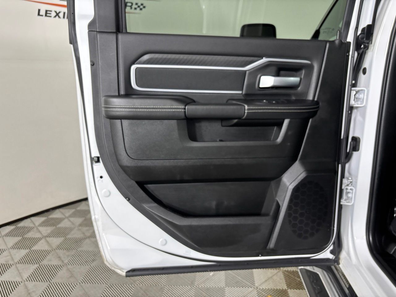 Used 2025 RAM 2500 Big Horn AWD/4WD image 22