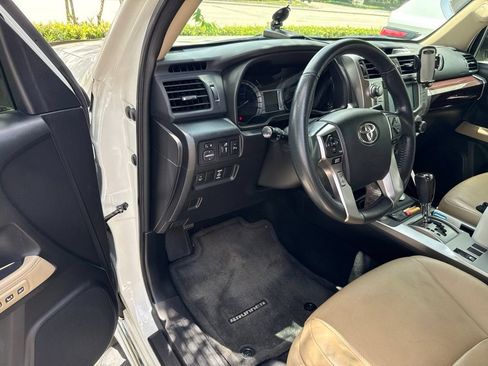 Used 2015 Toyota 4Runner Limited AWD/4WD image 3