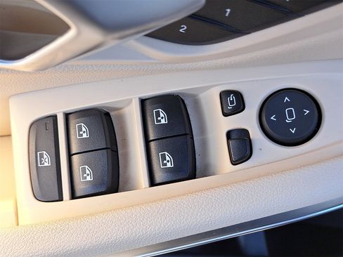 Used 2022 BMW 330e xDrive w/ Driving Assistance Package image 29