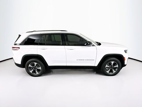 Used 2022 Jeep Grand Cherokee Limited 4xe w/ Luxury Tech Group II AWD/4WD image 9