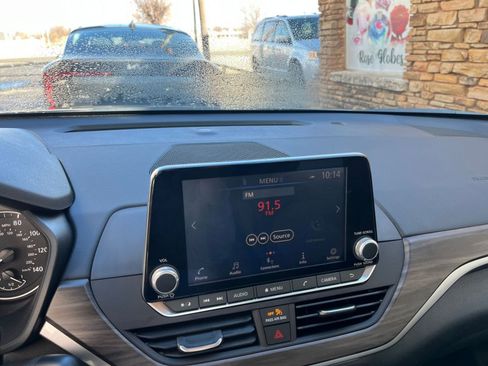 Used 2025 Nissan Altima 2.5 SV image 18