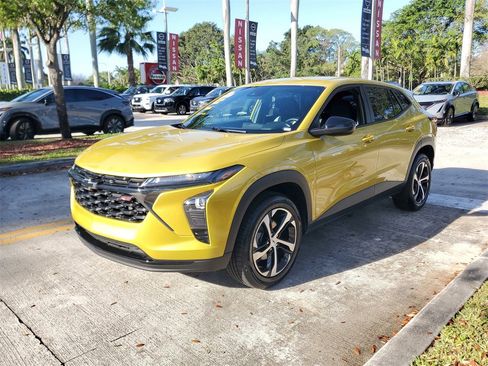 Used 2024 Chevrolet Trax RS w/ Driver Confidence Package image 3