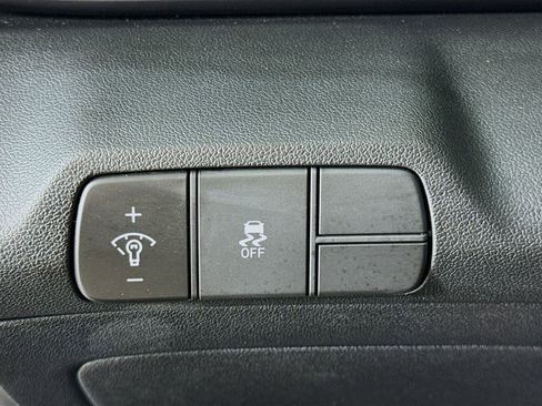 Certified 2025 Hyundai Elantra Sport image 10