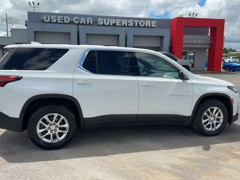 Used 2023 Chevrolet Traverse LS FWD image 7