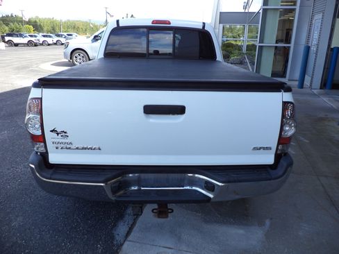 Used 2013 Toyota Tacoma 4x4 Access Cab image 5