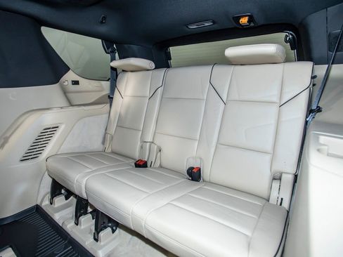 Used 2022 Cadillac Escalade Premium Luxury w/ Touring Package AWD/4WD image 16