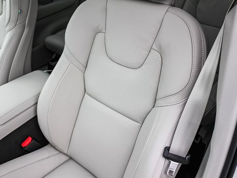 New 2026 Volvo XC90 T8 Ultra w/ Protection Package Premier AWD/4WD image 28