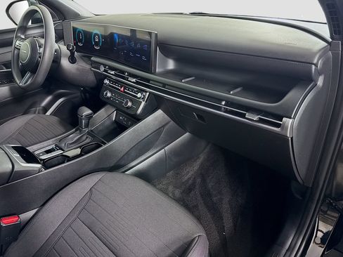 Used 2025 Hyundai Santa Cruz SE AWD/4WD image 30