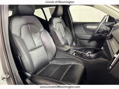 Used 2024 Volvo XC40 B5 Plus w/ Protection Package Premier AWD/4WD image 9
