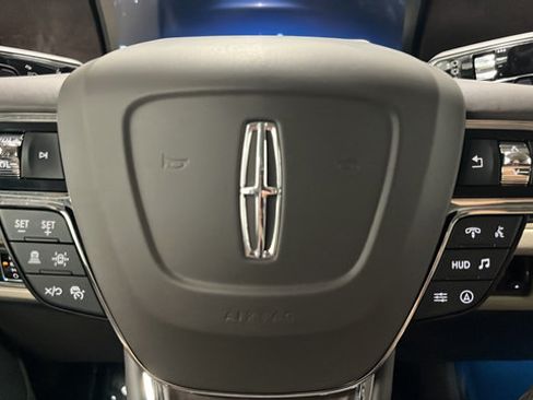 Used 2024 Lincoln Navigator Reserve AWD/4WD image 16