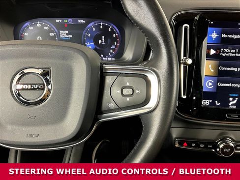 Used 2019 Volvo XC40 T5 Momentum AWD/4WD image 12