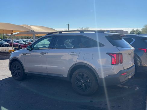 Used 2022 Kia Sorento S image 3