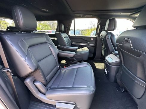 New 2026 Lincoln Navigator L Reserve AWD/4WD image 24