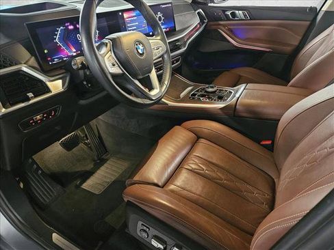 Used 2023 BMW X7 xDrive40i w/ Executive Package image 10