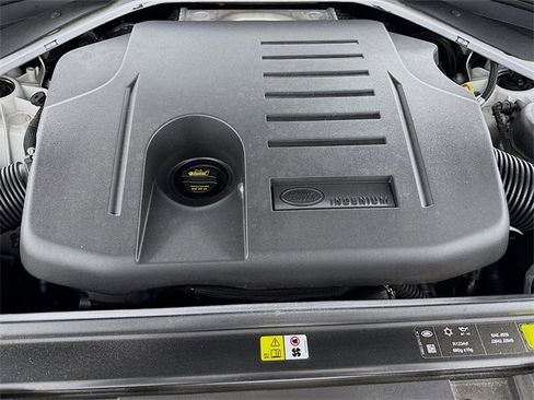 Used 2024 Land Rover Range Rover Sport SE image 32