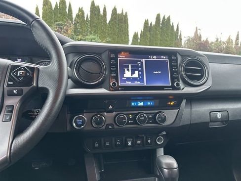 Used 2022 Toyota Tacoma TRD Off-Road w/ Technology Package image 50