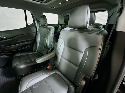 Used 2019 GMC Acadia SLT w/ Black Edition AWD/4WD image 24