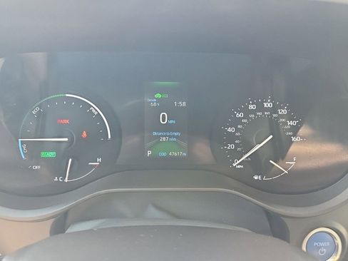 Used 2024 Toyota Sienna XLE image 25