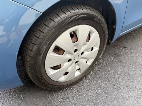 Used 2009 Toyota Yaris 4-Door Hatchback FWD image 28