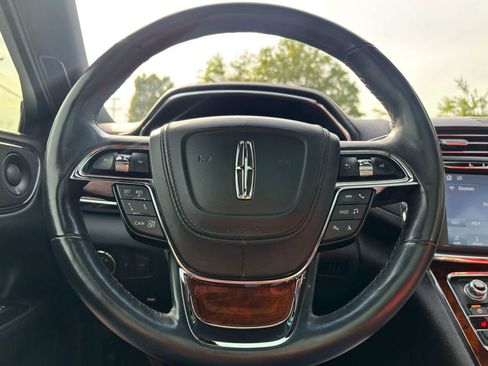 Used 2019 Lincoln Continental Reserve AWD/4WD image 36