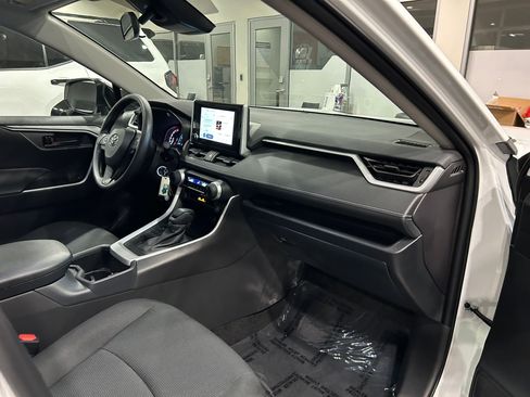 Used 2025 Toyota RAV4 LE image 27