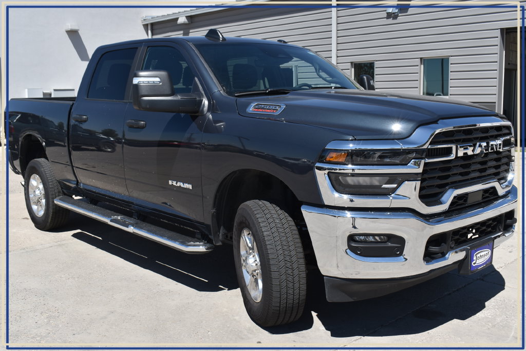 Used 2026 RAM 2500 Big Horn AWD/4WD image 3