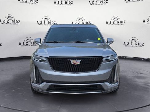Used 2022 Cadillac XT6 Luxury FWD image 2